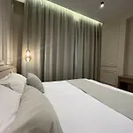 Aparthotel Coastline Five Beachside &