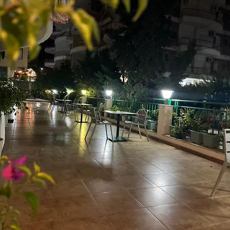 Coastline Five Beachside & Aparthotel 3*